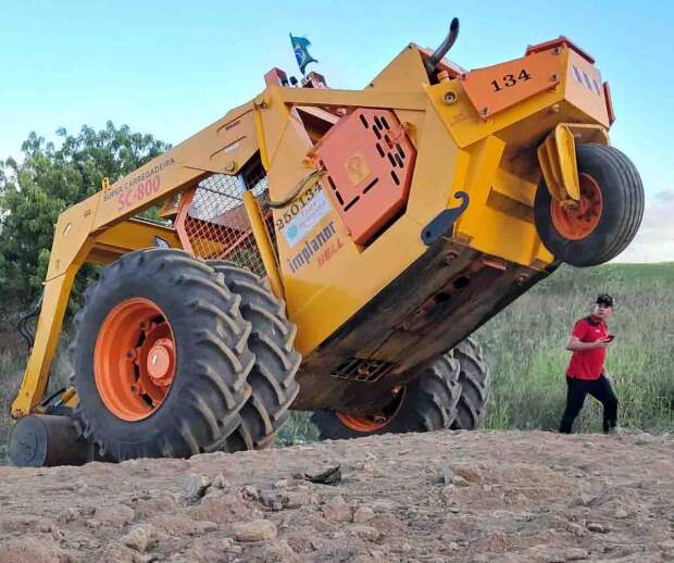 Equipamento inédito no Brasil reúne Implanor, FPT Industrial e Bamaq Máquinas em evento exclusivo, em Carpina. Super Carregadeira SC-800 Implanor Bell com motor FPT N45. (Foto: divulgação /Bamaq Máquinas)