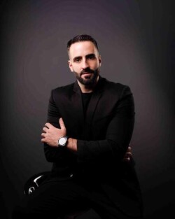 Leonardo Ribeiro Pinto é um profissional de tecnologia
