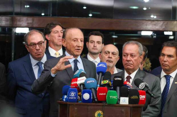 Mais de 1,2 mil entidades assinaram documento que defende transição gradual, medidas compensatórias e valorização da negociação coletiva. (Foto: Divulgação CACB)
