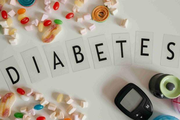 Levantamento inédito da Global Wellness Institute (GWI) aponta que a imprevisibilidade da glicemia afeta a saúde mental, o sono e a rotina diária dos pacientes. (Imagem: Divulgação)