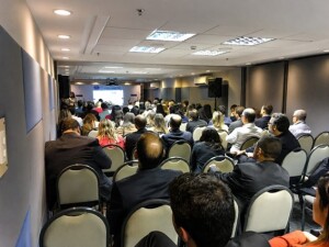 O desafio central do evento será discutir como transpor esse arcabouço de normas, planejamentos e incentivos para a prática, transformando a teoria em cidades reais, eficientes e seguras. (Congresso-IBDI-2026-10-anos em Salvador – Divulgação)
