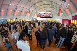 “O festival se consolida como uma vitrine importante para as regiões produtoras, ampliando oportunidades de comercialização e fortalecendo o posicionamento do queijo artesanal mineiro no mercado”. (Foto Divulgação FQAM)