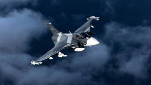Ucrânia pretende adquirir um lote inicial de até 20 caças Gripen E/F, e a Suécia pretende doar até 16 aeronaves Gripen C/D à Ucrânia. O governo sueco também anunciou a destinação de recursos para substituir as aeronaves Gripen que serão doadas. (Divulgação)
