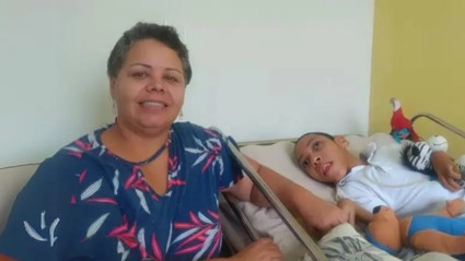 Após anos convivendo com os desafios da gastrostomia do filho, Nilza Carla desenvolveu o JO+ Absorvente Dérmico, dispositivo que busca reduzir lesões, infecções e internações. (Fotos: Divulgação)