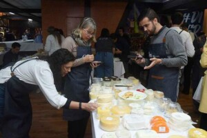 Evento em Blumenau terá área dedicada à inovação e convida empresas de maquinário a apresentar soluções para queijarias e derivados. (Queijo do Brasil / Divulgação)