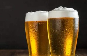 O país soma mais de 56 mil marcas e amplia presença no mercado externo, segundo o Anuário da Cerveja 2026, divulgado pelo Ministério da Agricultura e Pecuári. (Foto: Freepik)