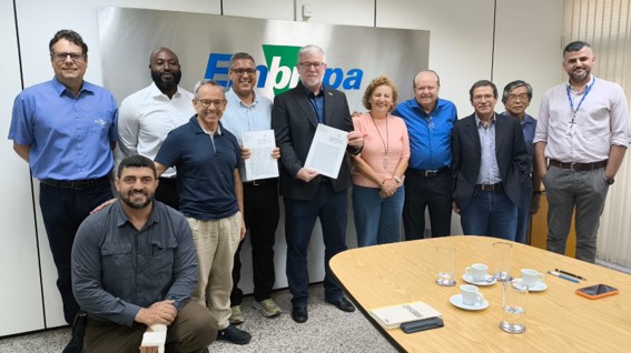 O Acordo de Cooperação Técnica e Financeira vai atuar no desenvolvimento de inoculantes microbianos destinados às culturas de soja, feijão e milho. (Foto: Juliana Caldas)