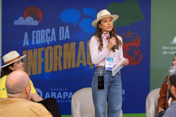 Iniciativa propõe distribuir R$ 123 mil entre as categorias Profissional e Jovem Talento. Lançamento ocorreu na Bahia Farm Show, com representantes da imprensa local, regional e nacional. (Foto: divulgação Abapa)