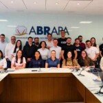 O encontro realizado nos dias 21 e 22 em Brasília, reuniu representantes das associações estaduais e da equipe de tecnologia para discutir o desenvolvimento dos módulos de certificação no Sistema Integrado de Gestão do Algodão. (Foto: divulgação / Abapa)