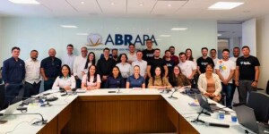 O encontro realizado nos dias 21 e 22 em Brasília, reuniu representantes das associações estaduais e da equipe de tecnologia para discutir o desenvolvimento dos módulos de certificação no Sistema Integrado de Gestão do Algodão. (Foto: divulgação / Abapa)