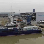 Ancorado em Itajaí (SC), o JAQ H1, uma das embarcações pioneiras a operar com hidrogênio no Brasil, projeto inédito do gênero no mundo, inicia na próxima semana o comissionamento do sistema. (Foto: Roger Galitzki/Revista Náutica / divulgação)