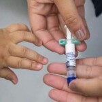 Mães, pais e responsáveis poderão levar crianças e adolescentes com menos de 15 anos aos pontos de vacinação de todo o país. Ação prossegue até 1º de setembro. Em Guarulhos, São Bernardo do Campo e São Paulo é recomendado vacinação contra o sarampo devido ao risco de casos importados. (Foto: Rafael Nascimento/MS)