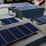 A queda nos preços do armazenamento de energia e a expansão da geração fotovoltaica consolidam o país como referência global em eficiência e rentabilidade. (Foto: EcoPower/SP