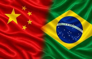 Número de visitantes da China foi registrado entre janeiro e agosto e representa alta de 73,3% na comparação com o mesmo período do ano passado; dados do Ministério do Turismo apontam que isenção de visto e ações do Ano Cultural Brasil-China impulsionaram resultado. (Imagem gerada por Inteligência Artificial (IA)